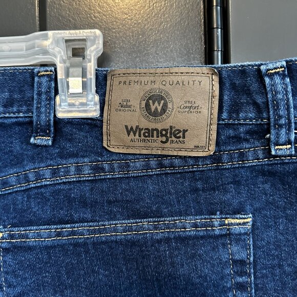 Men's Wrangler Jeans Size 50 X 30 Regular Fit Straight Leg - Picture 3 of 4